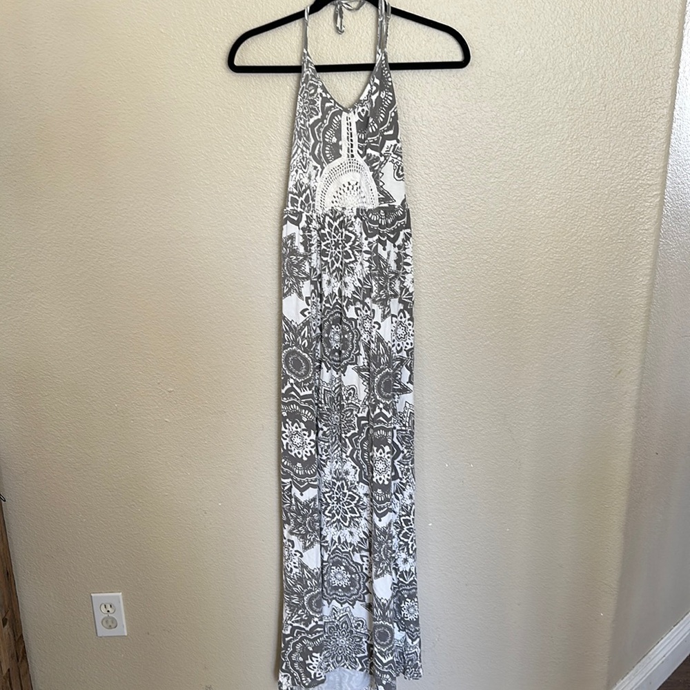 Rip Curl Gray and White Crochet Halter Maxi Dress Size Large